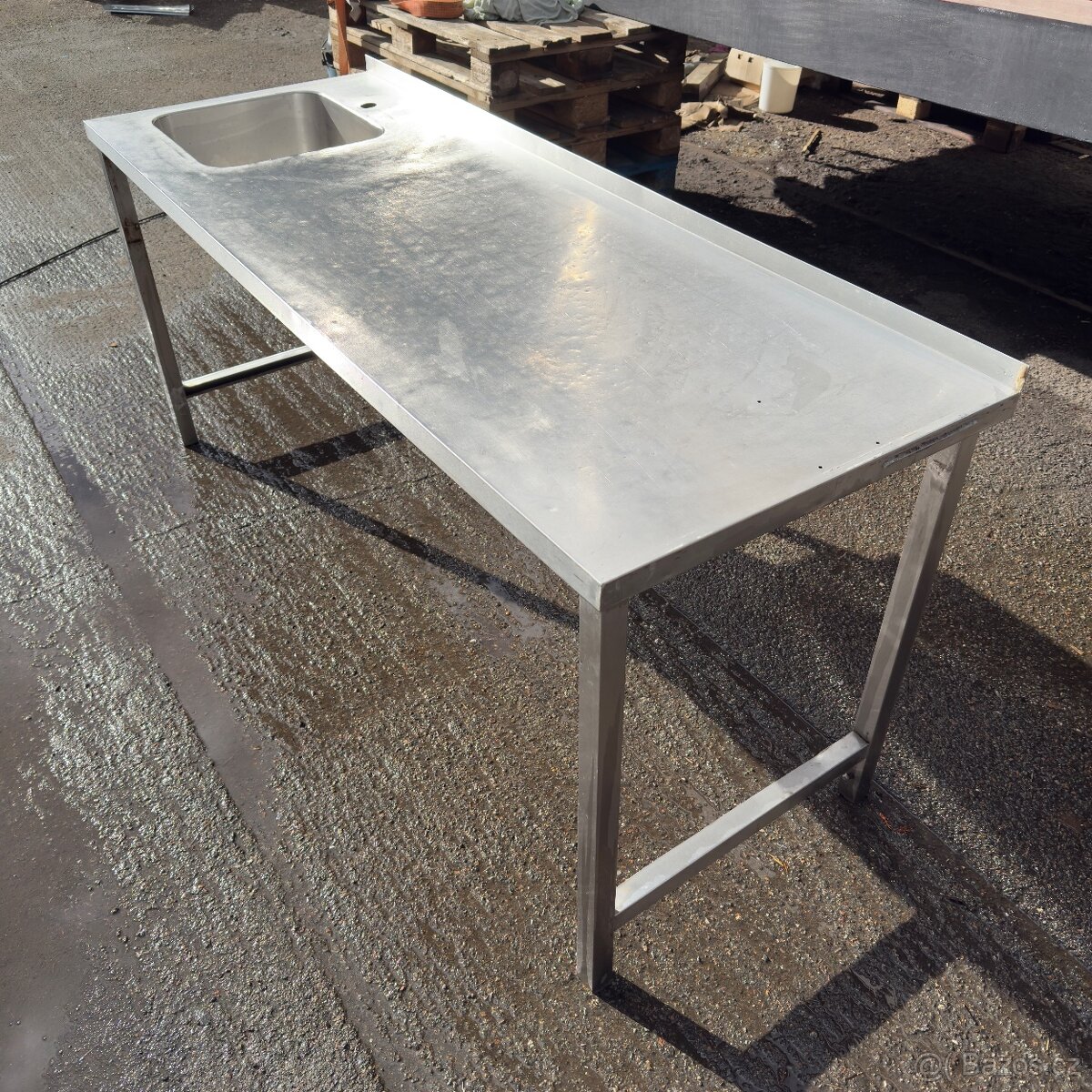 Nerezový stůl s dřezem - 3