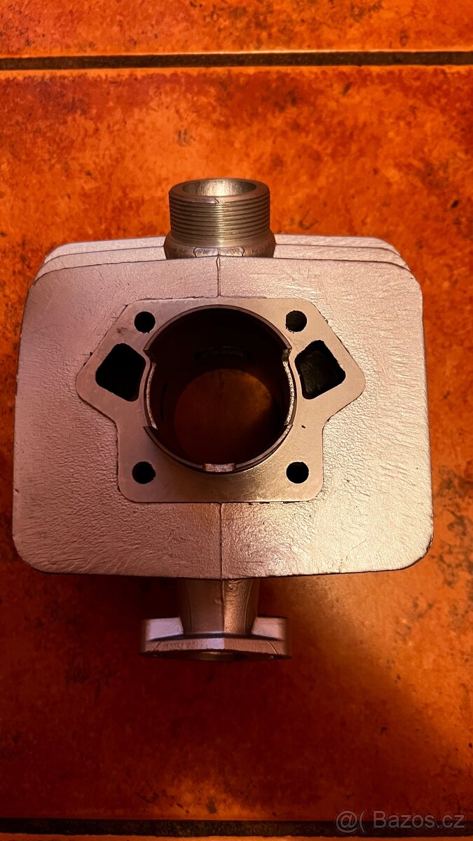 Prodám nové díly na simson S70 - 3