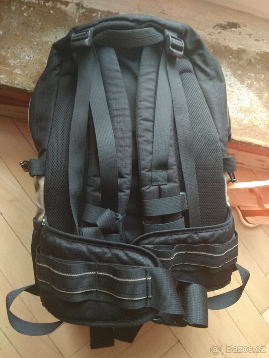 batoh dvoukomorový LowePro Rover Light - odolný - 3