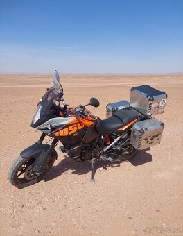 KTM ADVENTURE 1050 TOP STAV