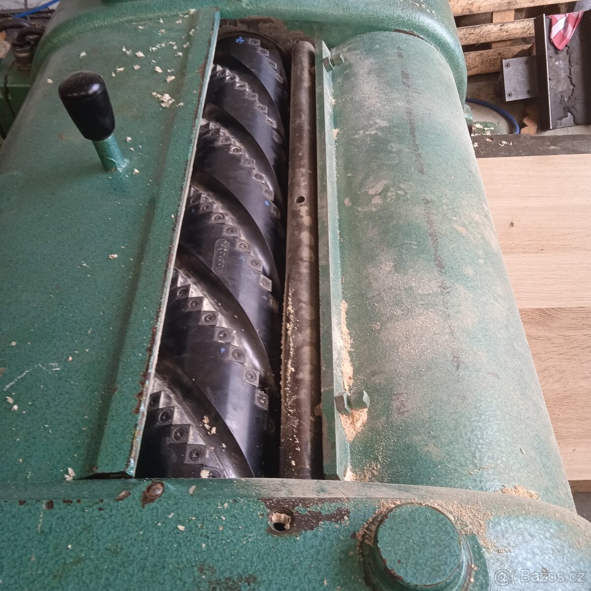 Na starý litinový stroj vyrobíme žiletku, řešení je SOMICUT - 3