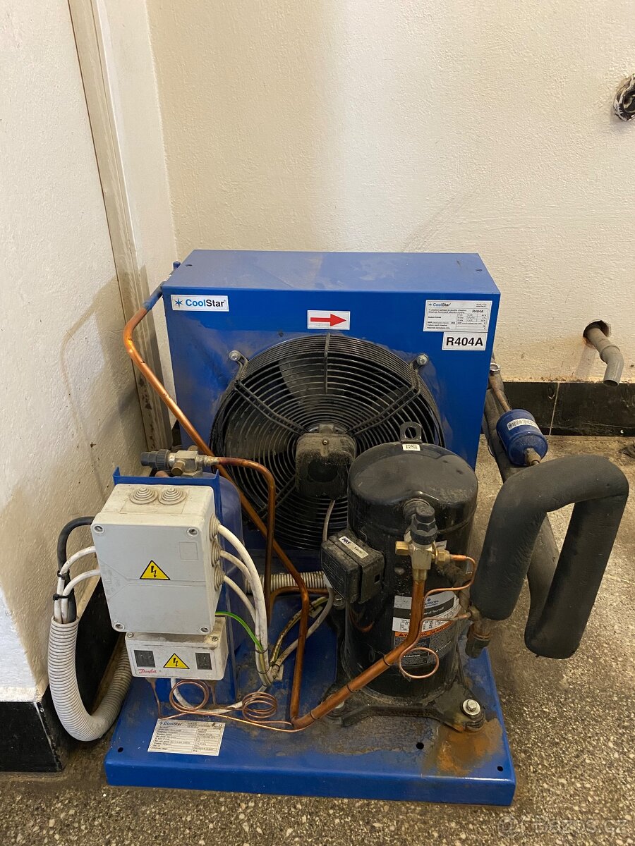 Chladící přístěnná vitrína COSTAN - 3