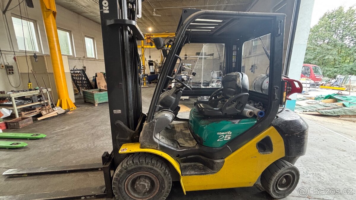 VZV komatsu 2,5 t LPG plná KABINA - 3