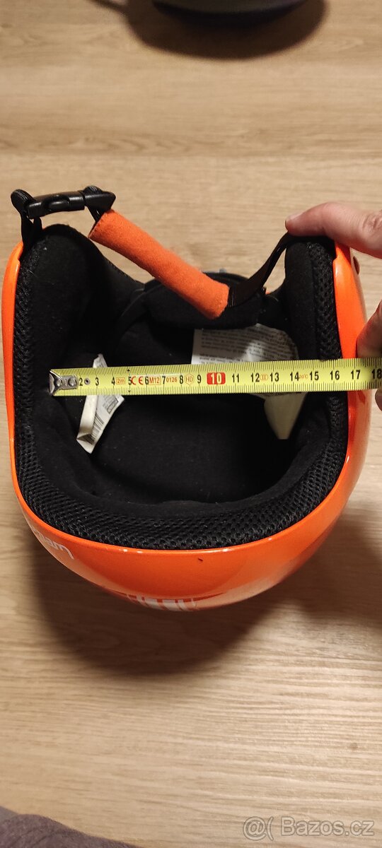 Lyžařská přilba a brýle - 3