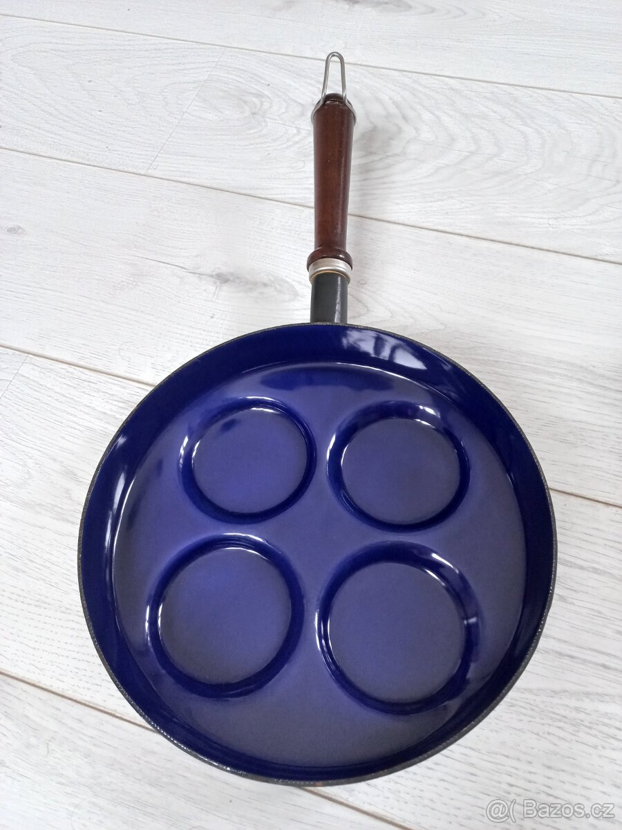 Klasický smaltovaný lívanečník modrý - 3