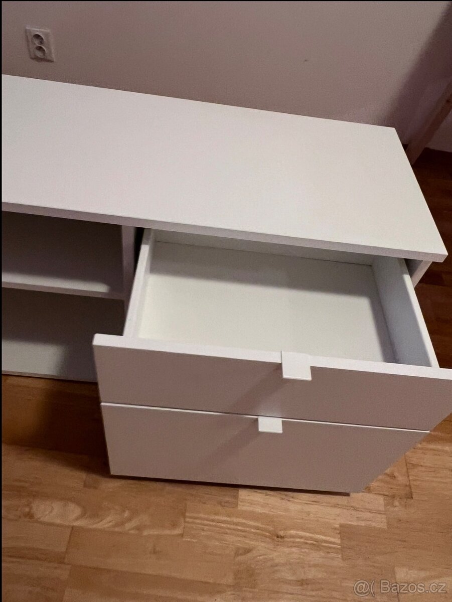 Stolek pod televizi - 3