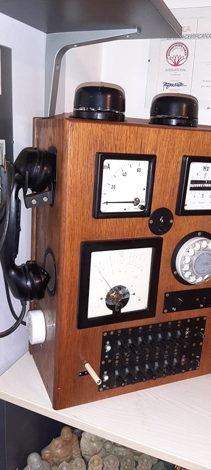 Starožitná telefonní ústředna RFT TOP - 3