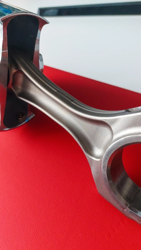 Originální ojnice s pístem Ferrari - Trofej - 3