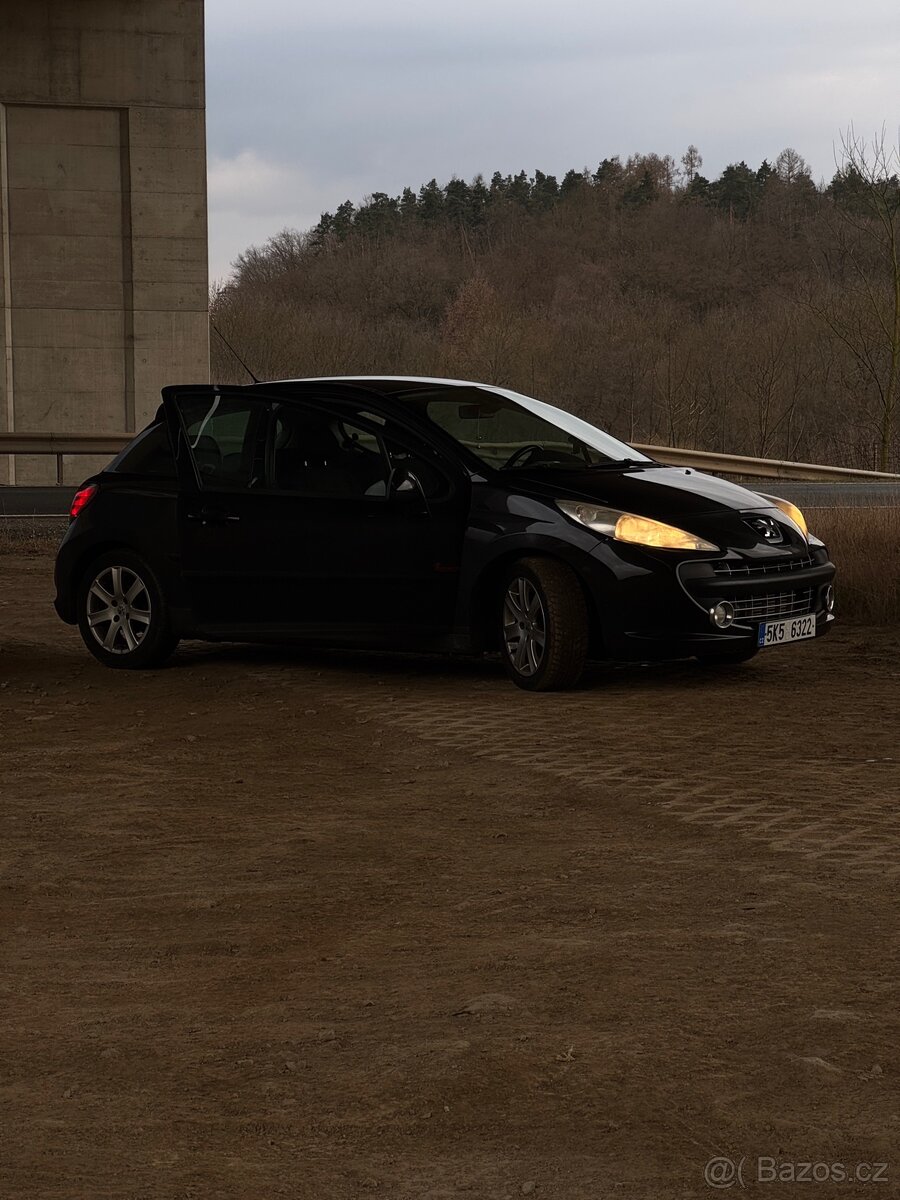 Peugeot 207 GTI - 3
