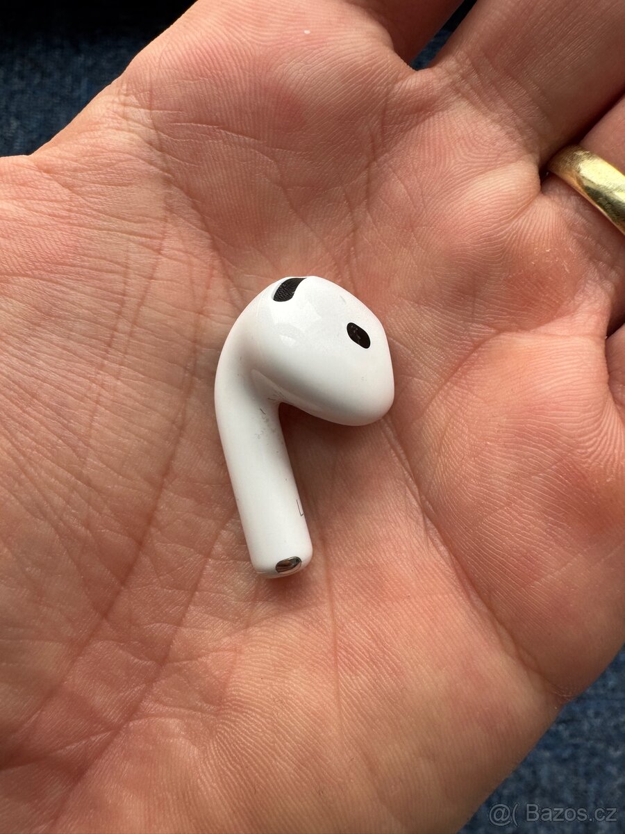 Apple AirPods 4 – levé sluchátko + nabíjecí pouzdro - 3