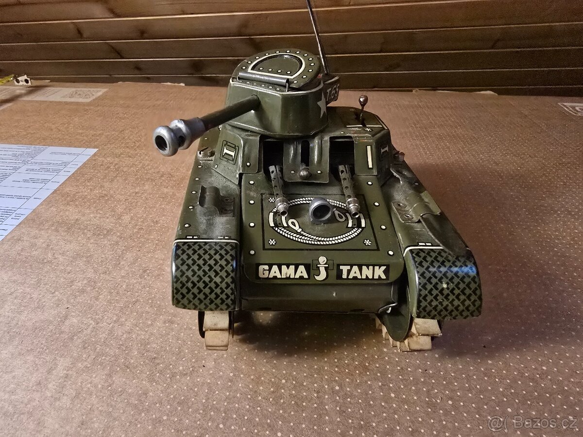 Krasna hračka tank Gama - 3