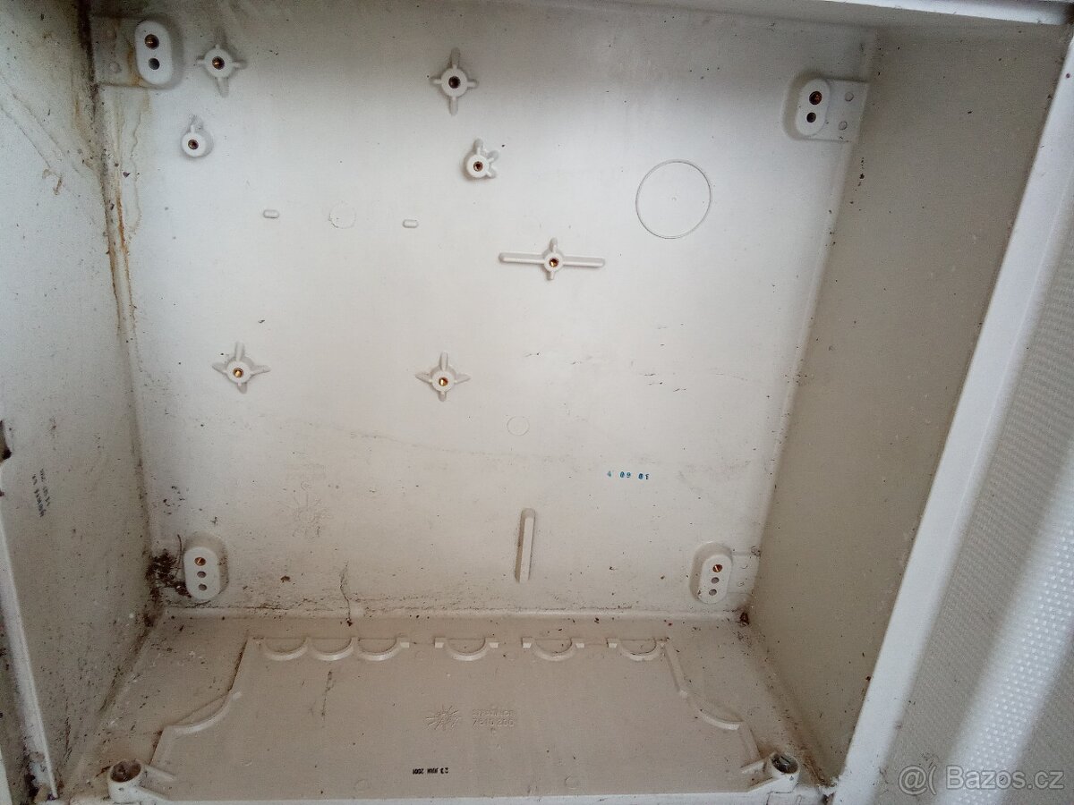 Elektro měrový rozvadeč, jistič plast skříň - 3