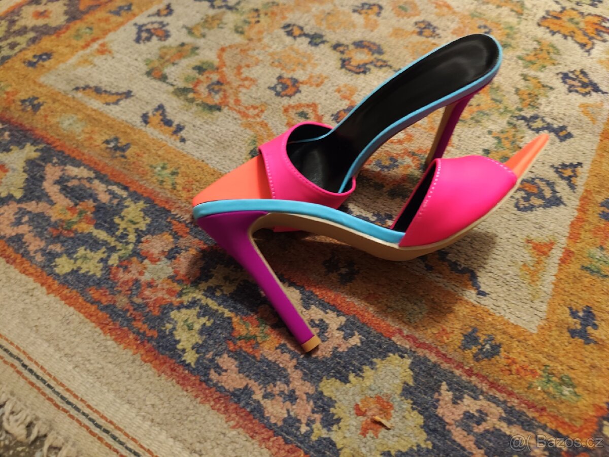 Sandále na vysokém podpatku - 3