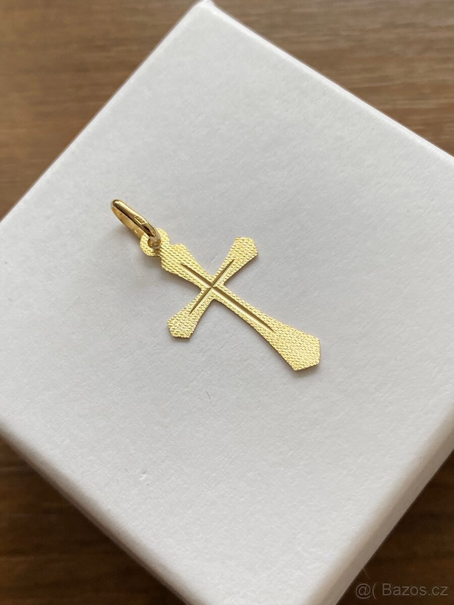 Zlatý přívěsek - 3