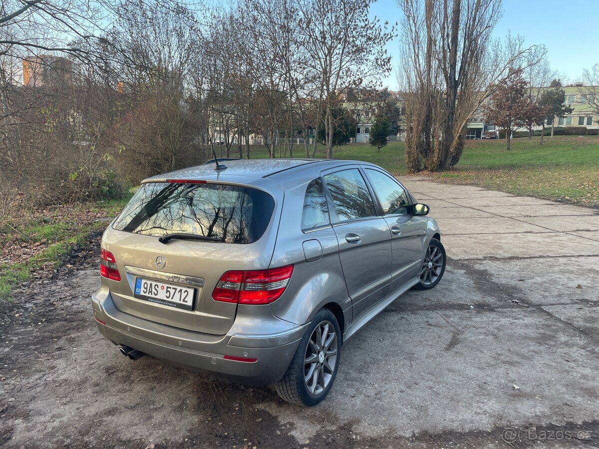 Mercedes Benz b200 - 3