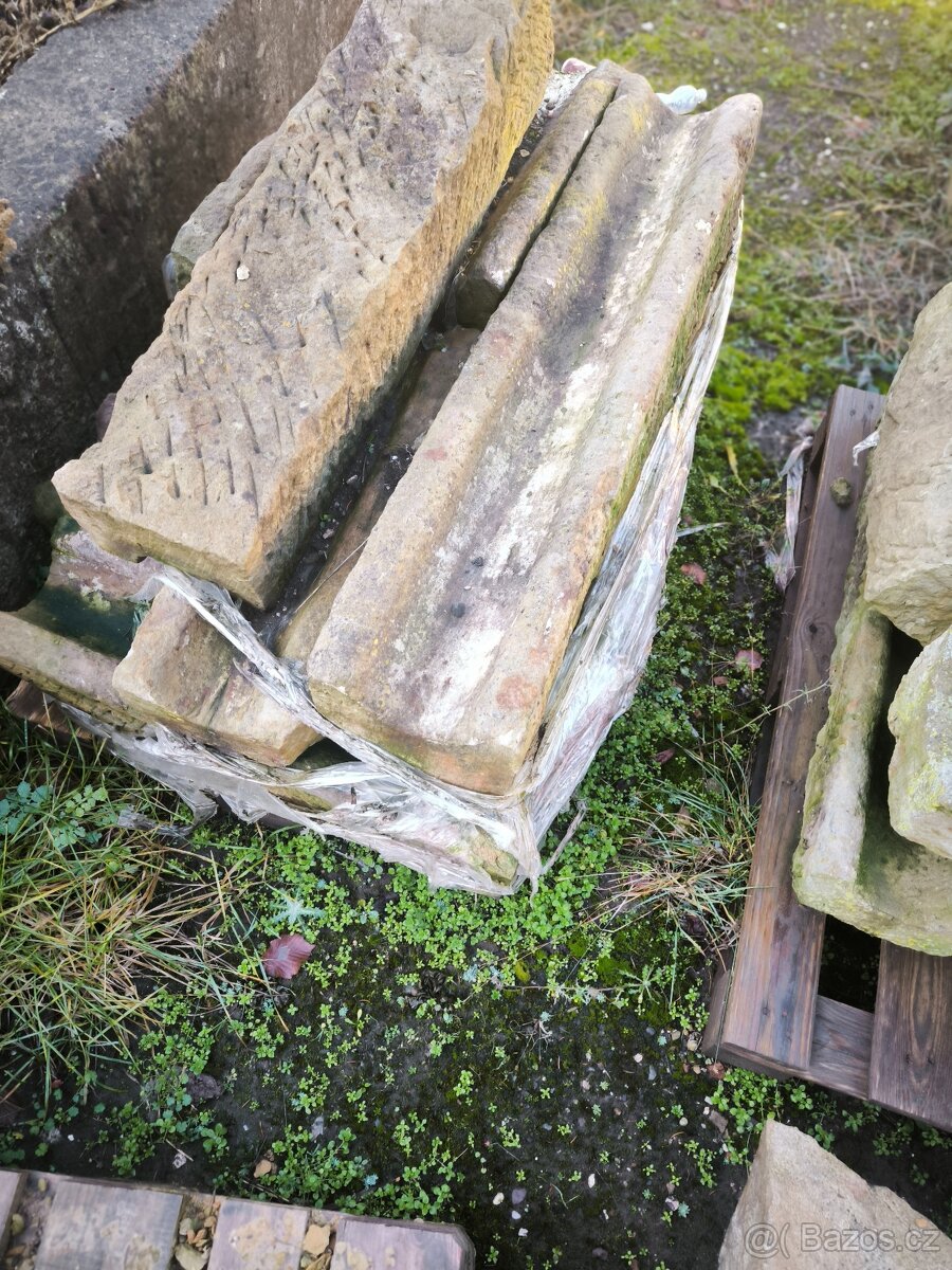 Staré pískovcové sloupy,pískovec,kvadry - 3