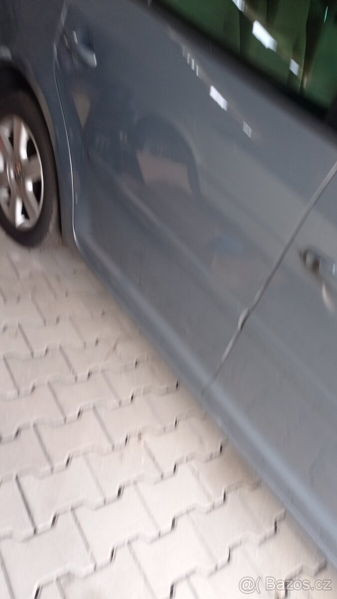 VW Touran 1,6 FSI ,85kw,r.2004 - 3