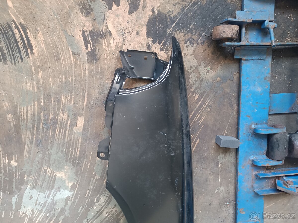 Blatník Volvo V40 a S40 do r.v.2000 - 3