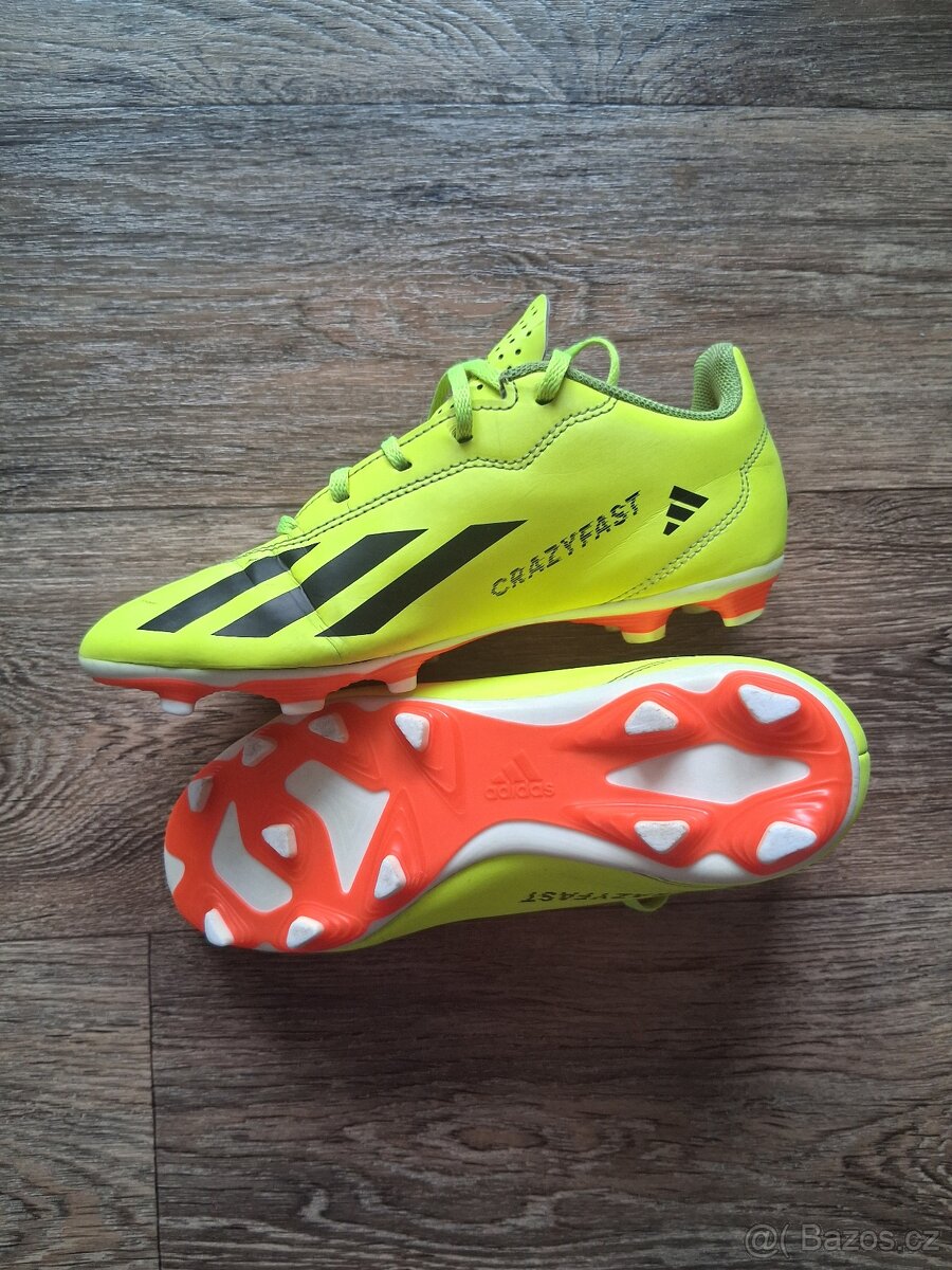 Žluté kopačky - 3