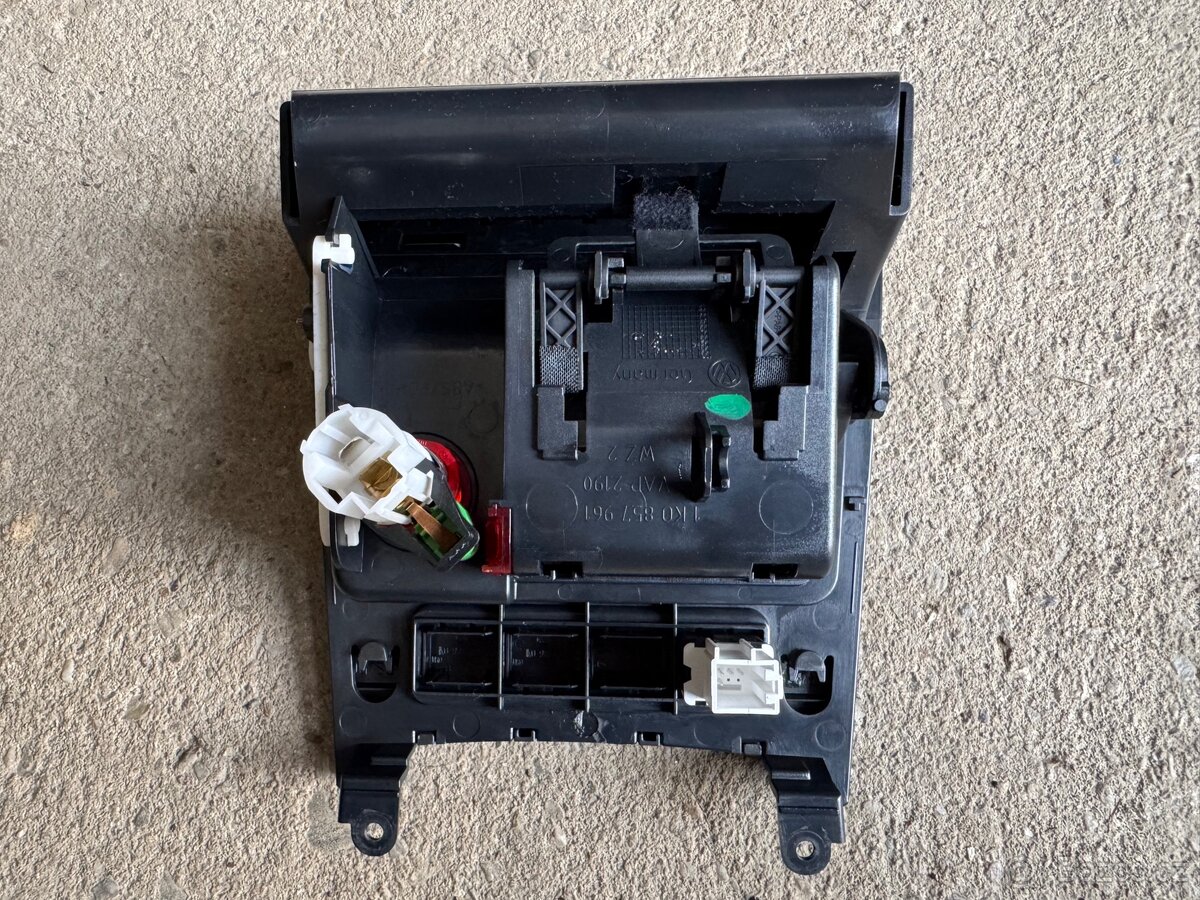 Popelník VW golf 5 - 3