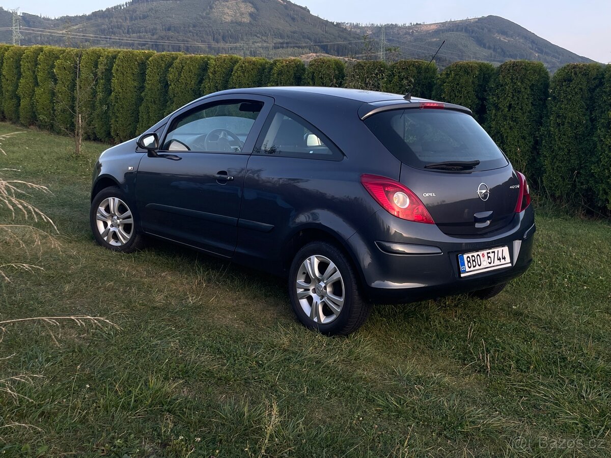 Opel Corsa D 1.2 Nízký nájezd - 3
