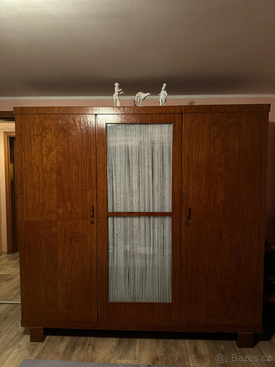 Art deco nábytkový set – vitrína + 2 skříně - 3