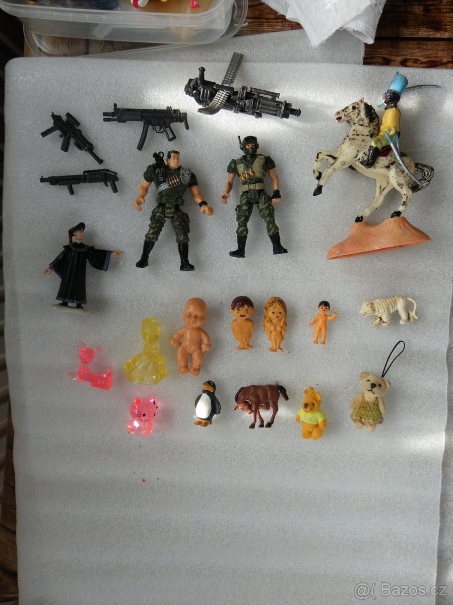 Různé postavičky - 3