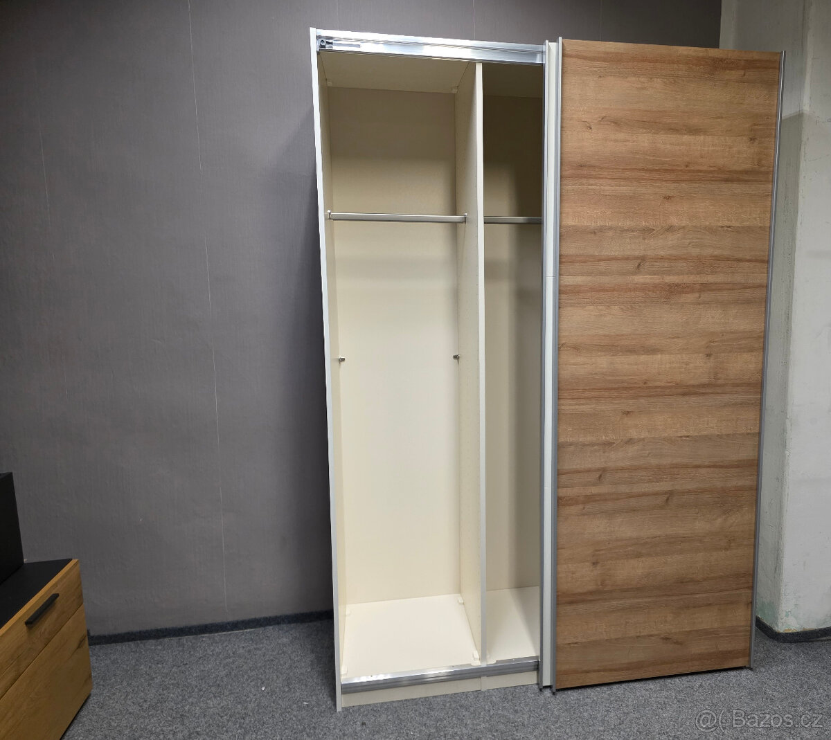 Nová zašupovací skříň 2 dveře bílohnědá - 3