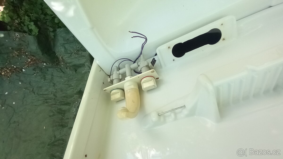 Umyvadlo vyklopne - 3