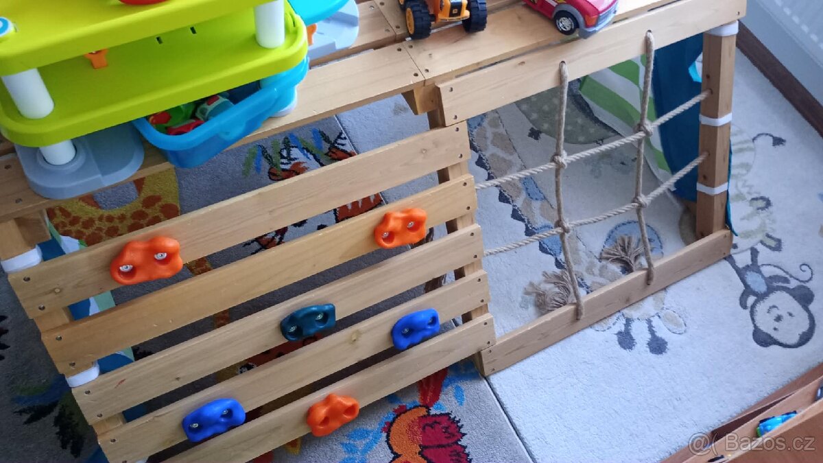 Týpí se skluzavkou - 3