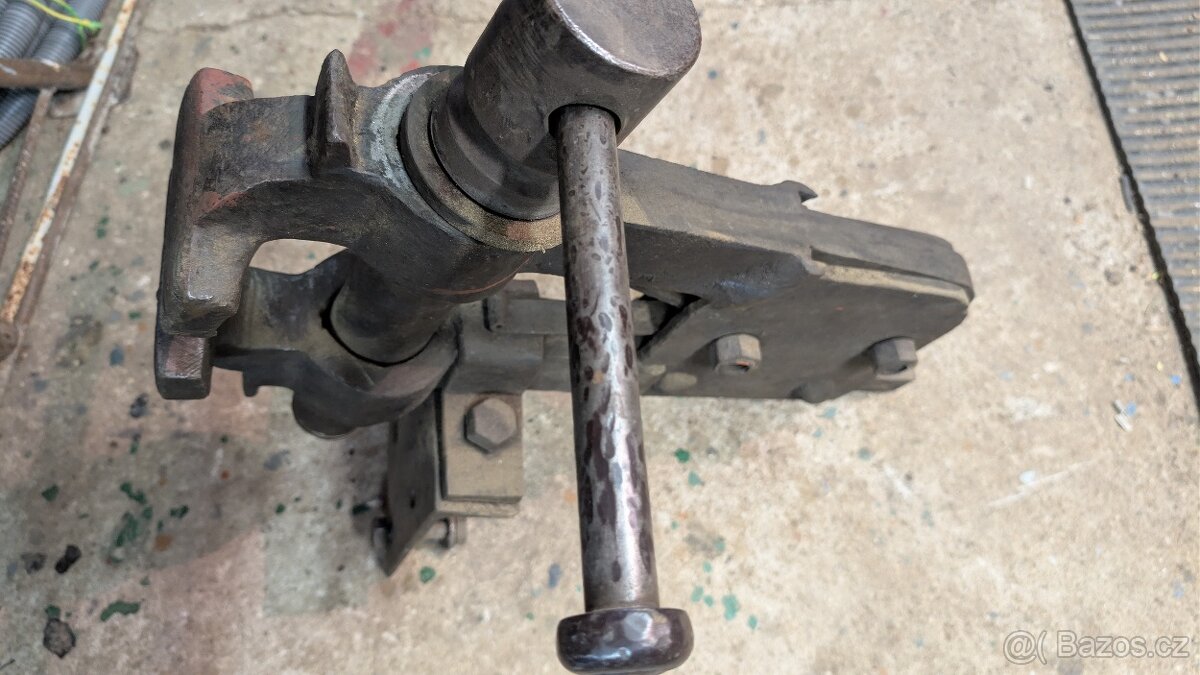 Prodám kovářský svěrák - 3