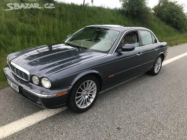 JAGUAR XJR 4,2i SUPER V8 - 395PS - X350 - PĚKNÝ - 3