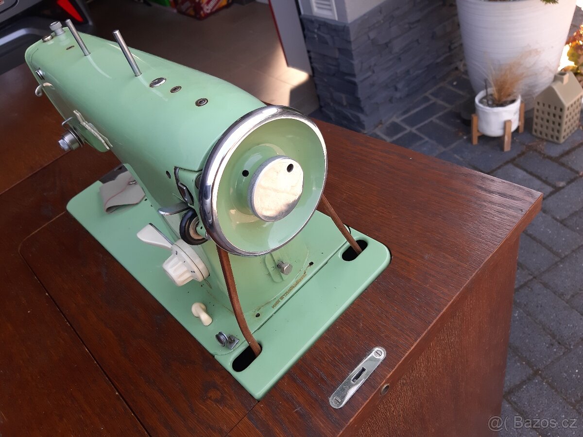 ŠICÍ STROJ SKŘÍŇKOVÝ SLEVA na 1750 Kč - 3