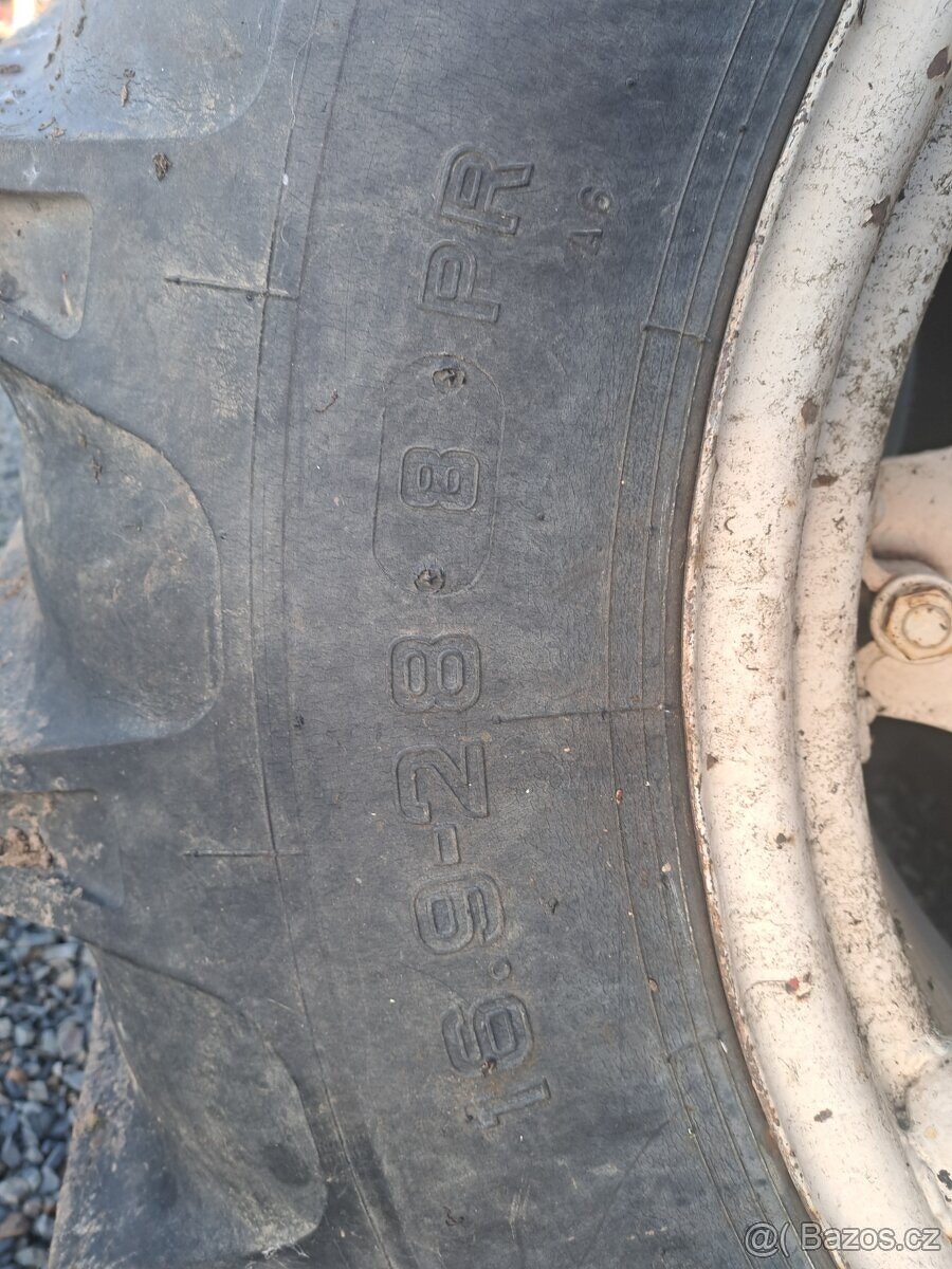 Kola zetor uřI 16.9-28 - 3