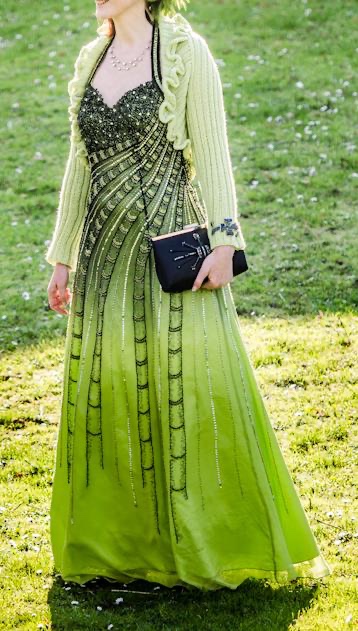 Elegantní plesové šaty v. 38 - 3