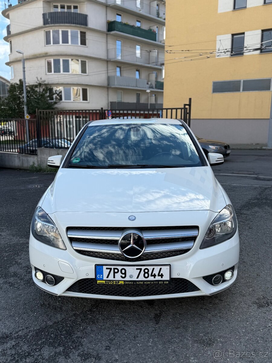 Mercedes-Benz B180 CDI • Automat • 2014 • 80 kW • Zachovalý - 3