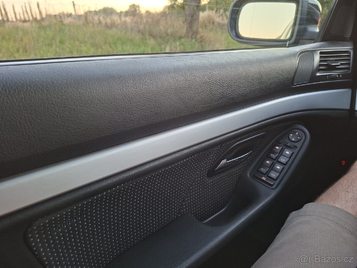 Stříbrný dekor interiéru BMW E39 - 3