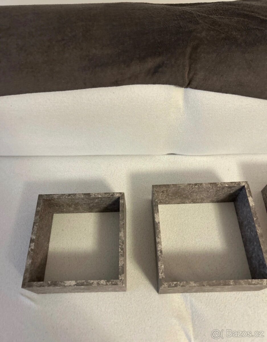 Poličkové boxy - 3