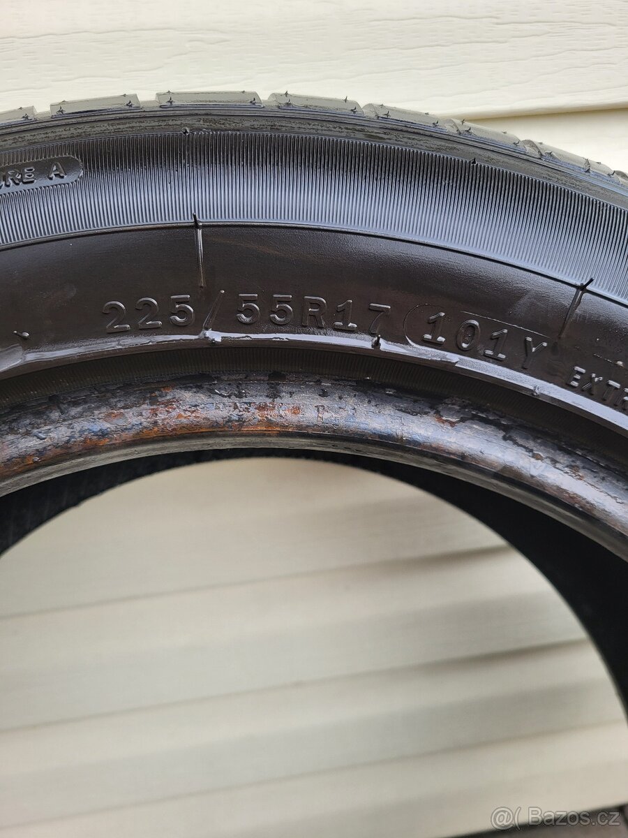 pneu 225/55 R17 - 3