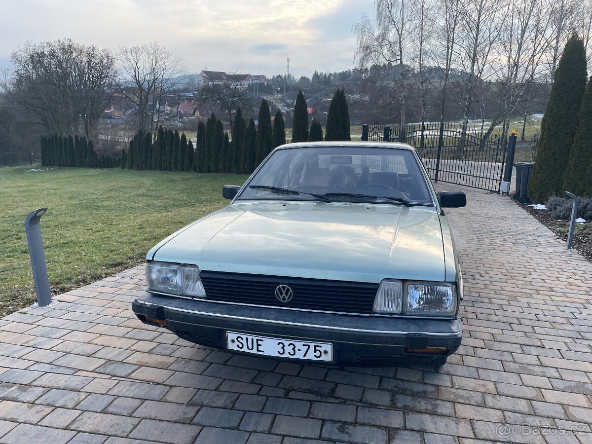 Volkswagen Passat B2 Santana - 3
