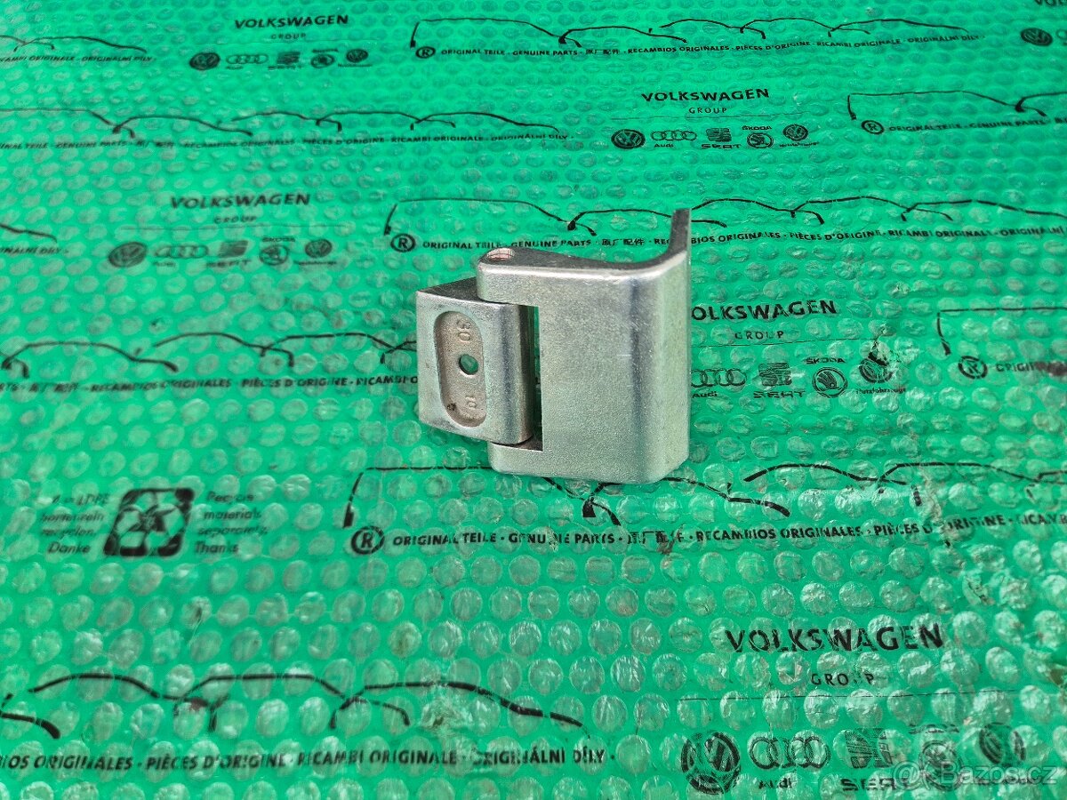 VW Transporter T4 závěs (pant) 701827154A - 3