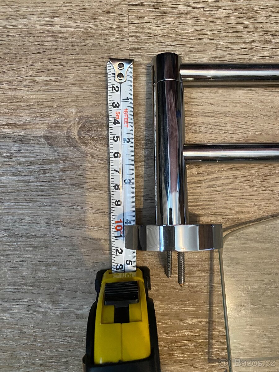 Poličky a věšák na ručníky - 3