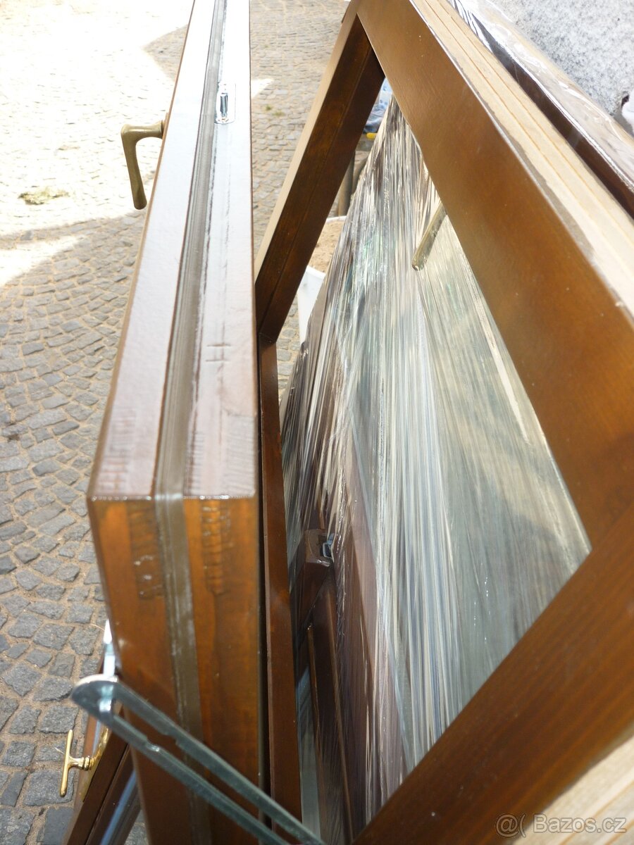 Okna dřevěná tříkřídlá půlová s nadsvětlíkem - 3