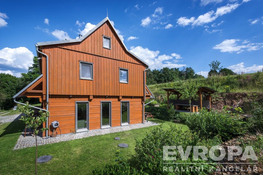 Prodej jedinečné nemovitosti obklopeného přírodou v Senešnic - 3