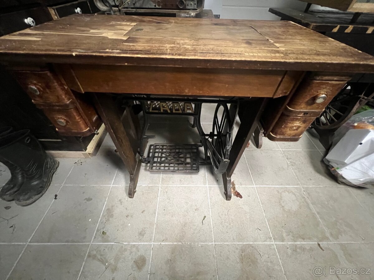 Šicí stroj Lada - 3