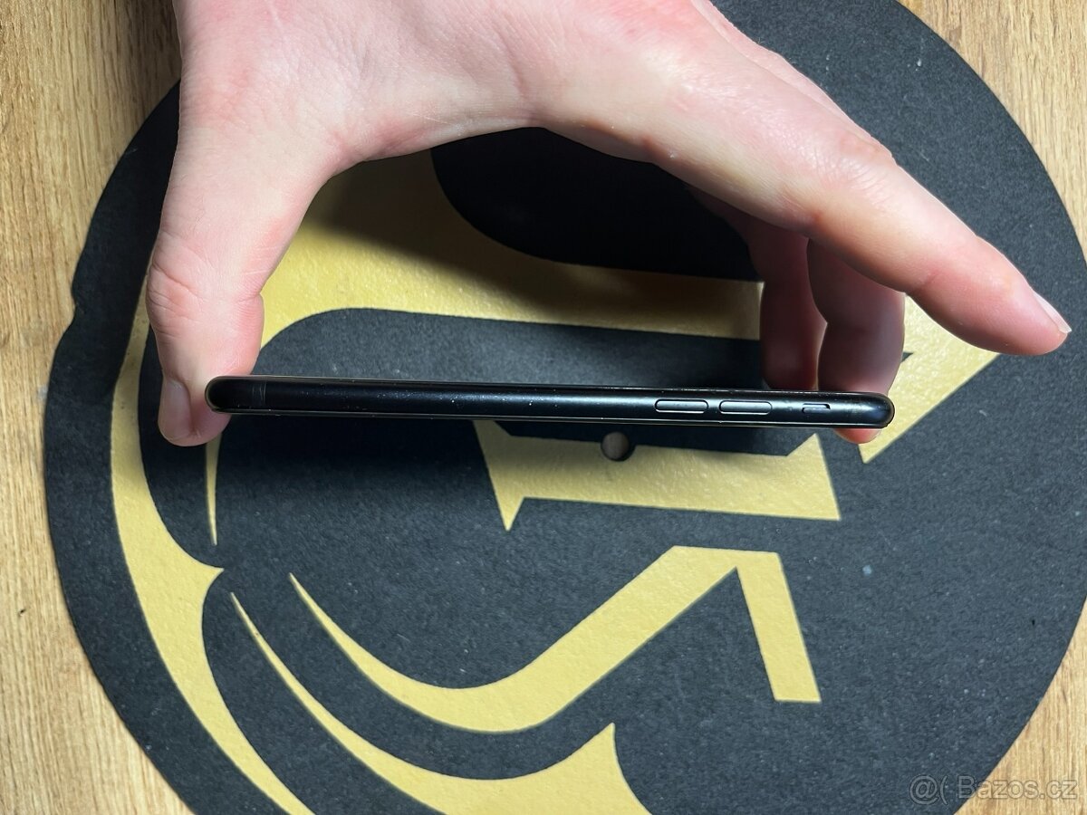 Apple iPhone SE 2020 - 64 GB 100% baterie - 3