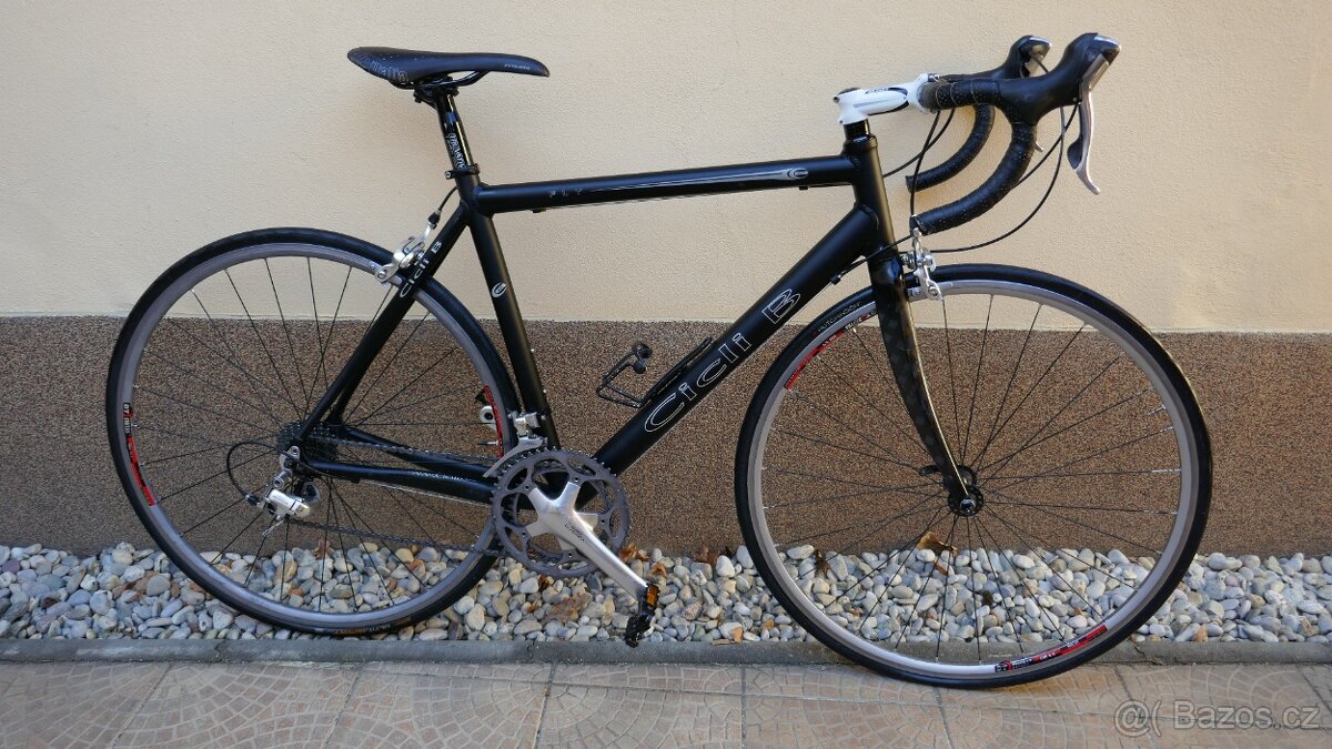 Silniční kolo CICLI B - 3