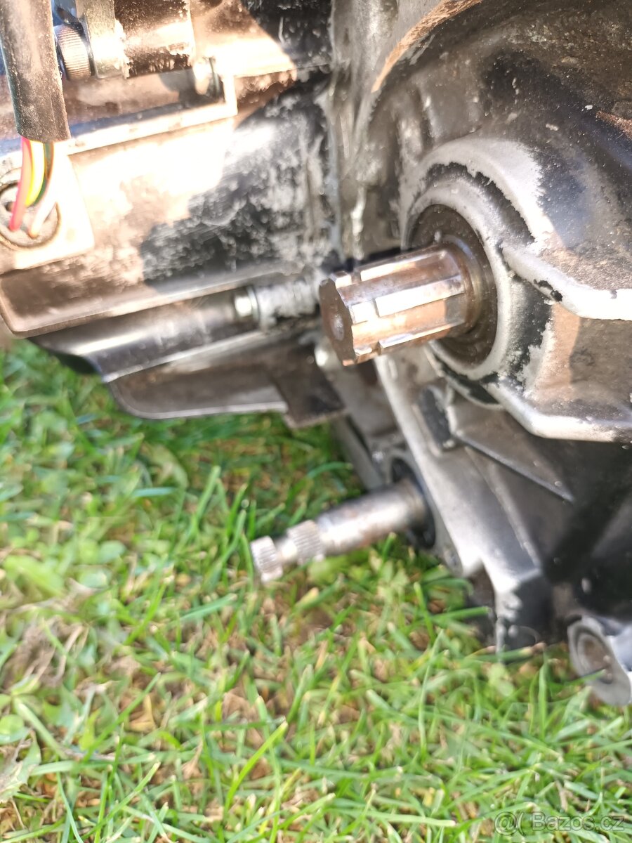 YUKI 250 ccm motor