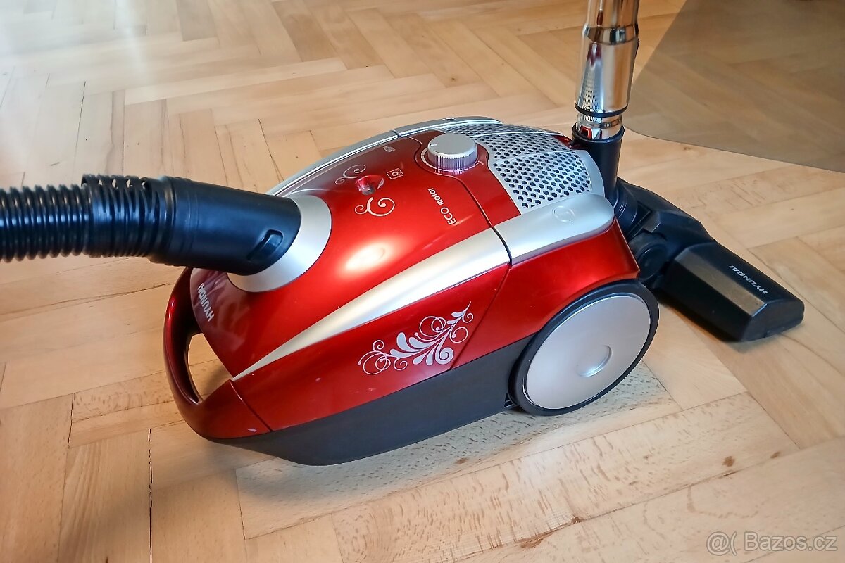 Podlahový vysavač Hyundai VC007 červený - 3