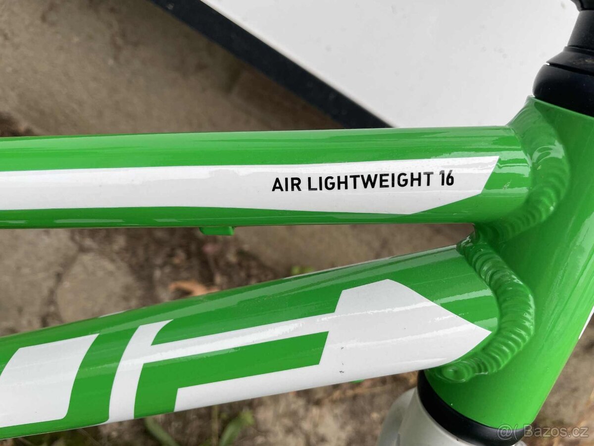 Ultralehké dětské kolo Stuf LW 16 - hmotnost pouze 5,5kg - 3